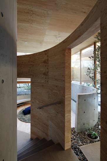UID Architects, Pit House, tecnne