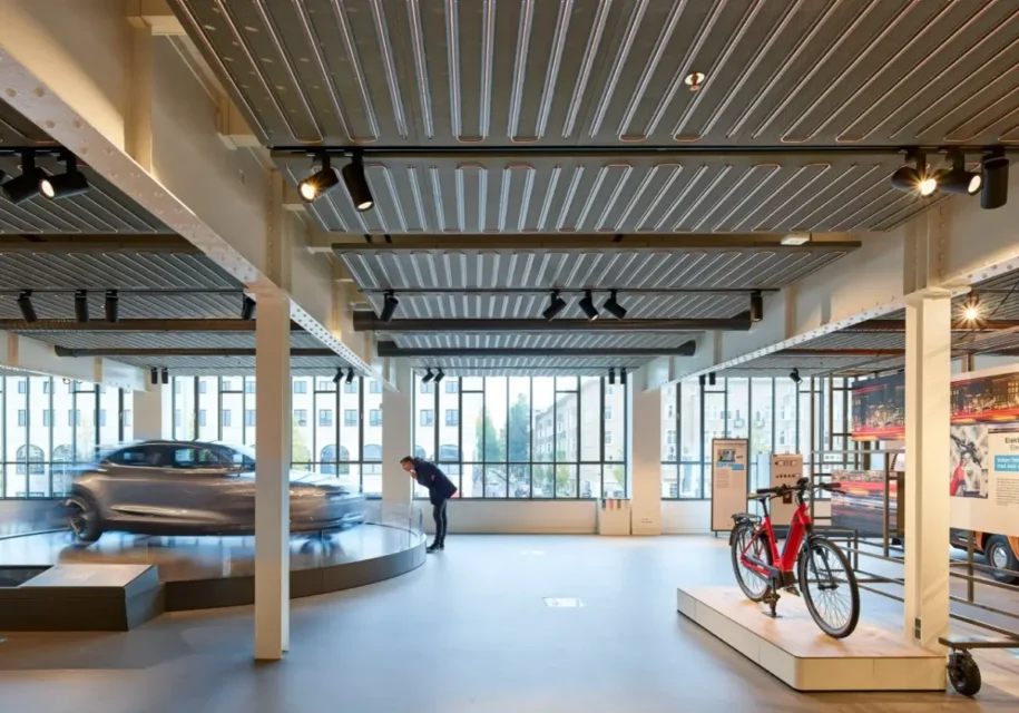 Garage Citroën Amsterdam, renovación salon principal