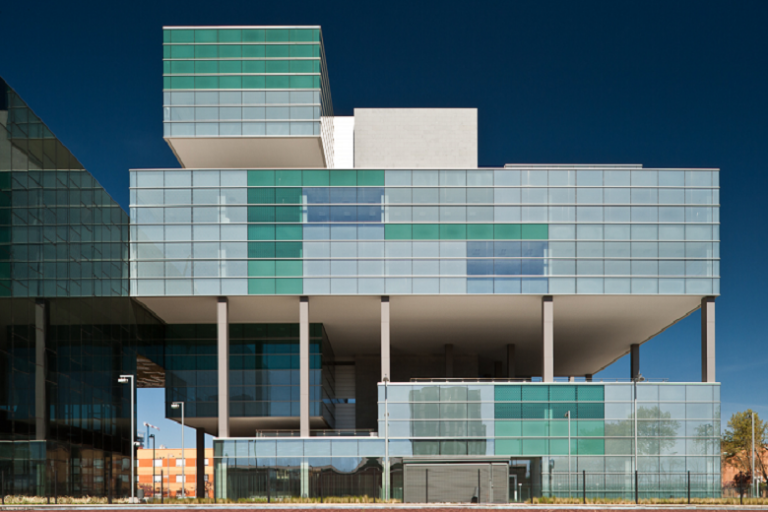 Arata Isozaki, Alejandro Zaera-Polo, Farshid Moussavi; Distrito 38 Barcelona, tecnne