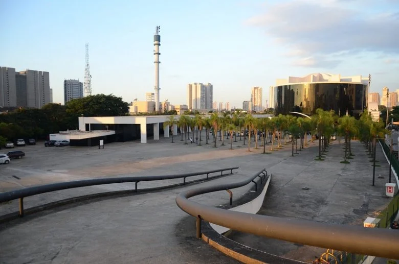 Oscar Niemeyer Memorial de America Latina Plaza Cívica tecnne ....