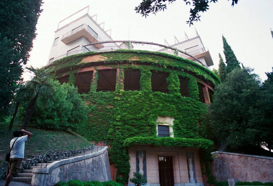 Angelo Invernizzi, Villa Girasole, tecnne 