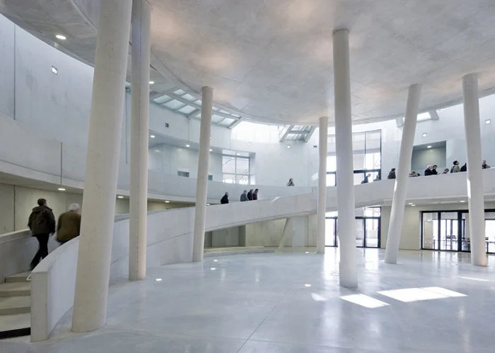 Museo Alesia de Bernard Tschumi interior