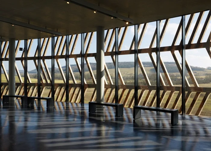 Museo Alesia de Bernard Tschumi, vista desde el interior