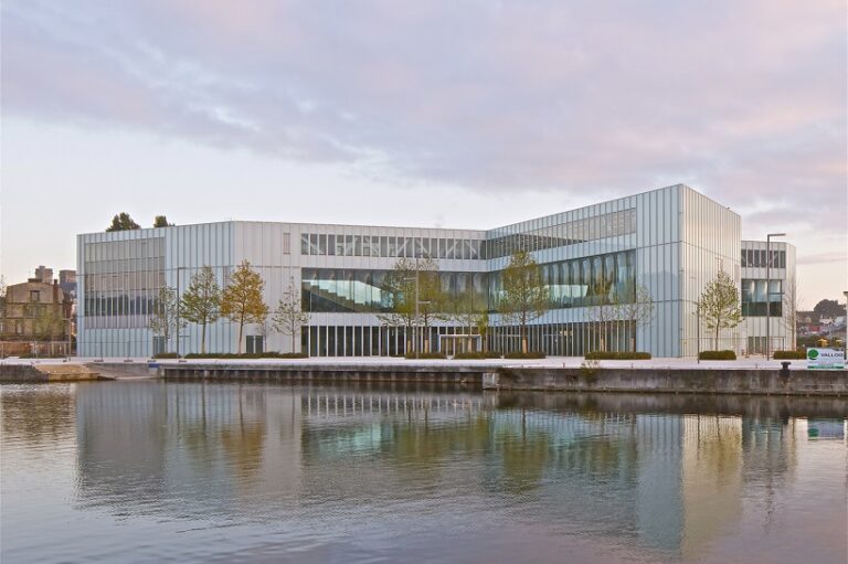 OMA + Barcode Architects, Biblioteca Multimedia en Caen -Bibliothèque Alexis de Tocqueville, tecnne ©Philippe Ruault