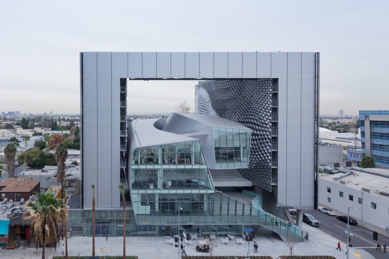 Morphosis, Emerson College Los Angeles, tecnne ©Iwan Baan