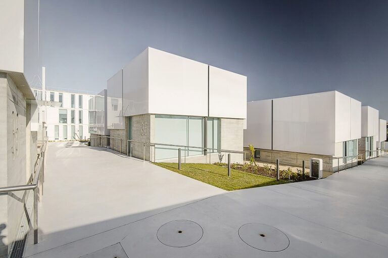 Guedes Cruz, Complejo social en Alcabideche, tecnne