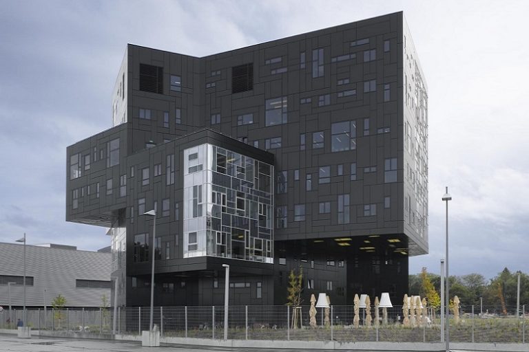 Academia Universidad de Wu No Mad, tecnne