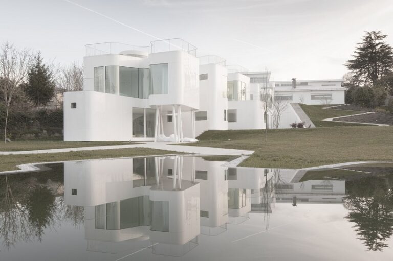 Dosis, Casa V, tecnne