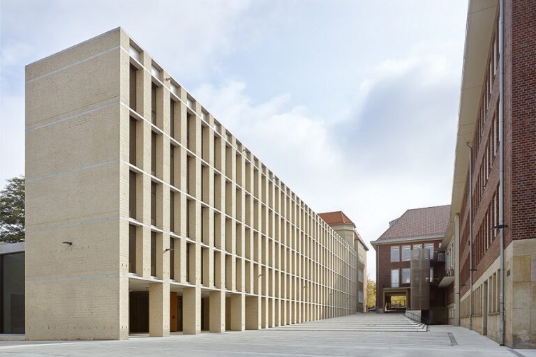 Peter Böhm Architekten, Philosophikum, tecnne