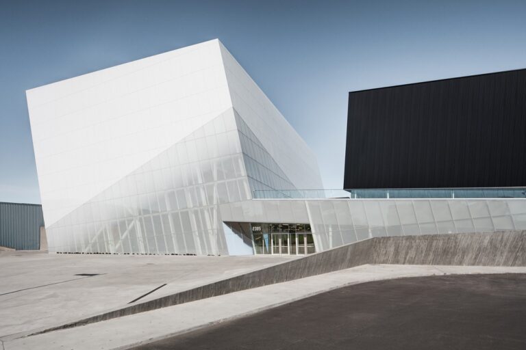 Saucier + Perrotte architectes, Saint-Laurent Sport Complex, tecnne