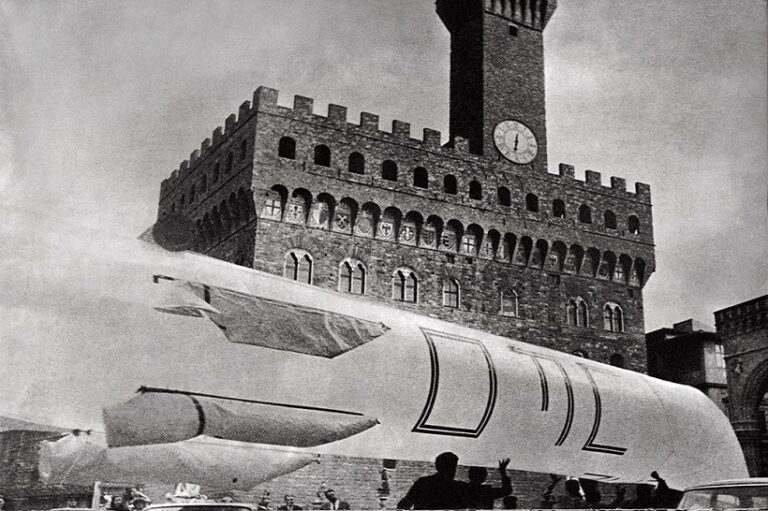 UFO, Urboeffimero 3, Piazza della Signoria, 1968. tecnne