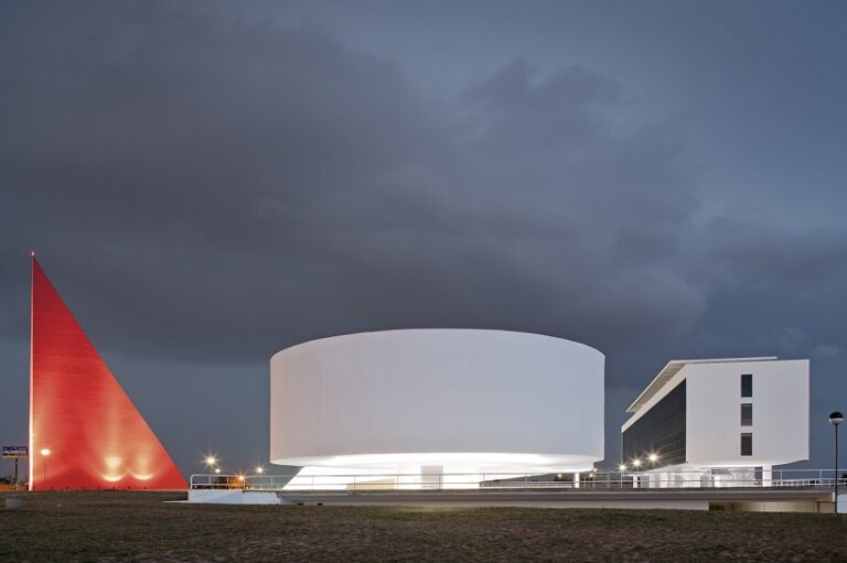 Oscar Niemeyer, Centro Cultural Goiânia, tecnne