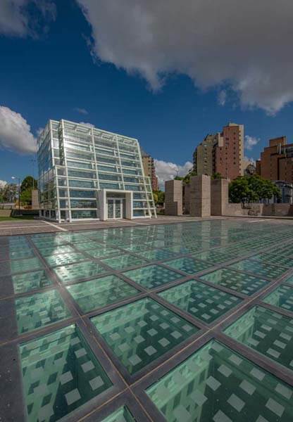 Plaza España y Museo Metropolitano de Arte, Miguel Ángel Roca ©Roger Berta