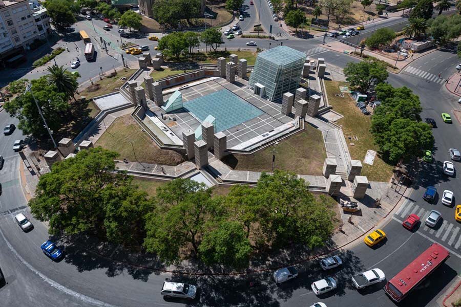 Plaza España y Museo Metropolitano de Arte, Miguel Ángel Roca ©Roger Berta