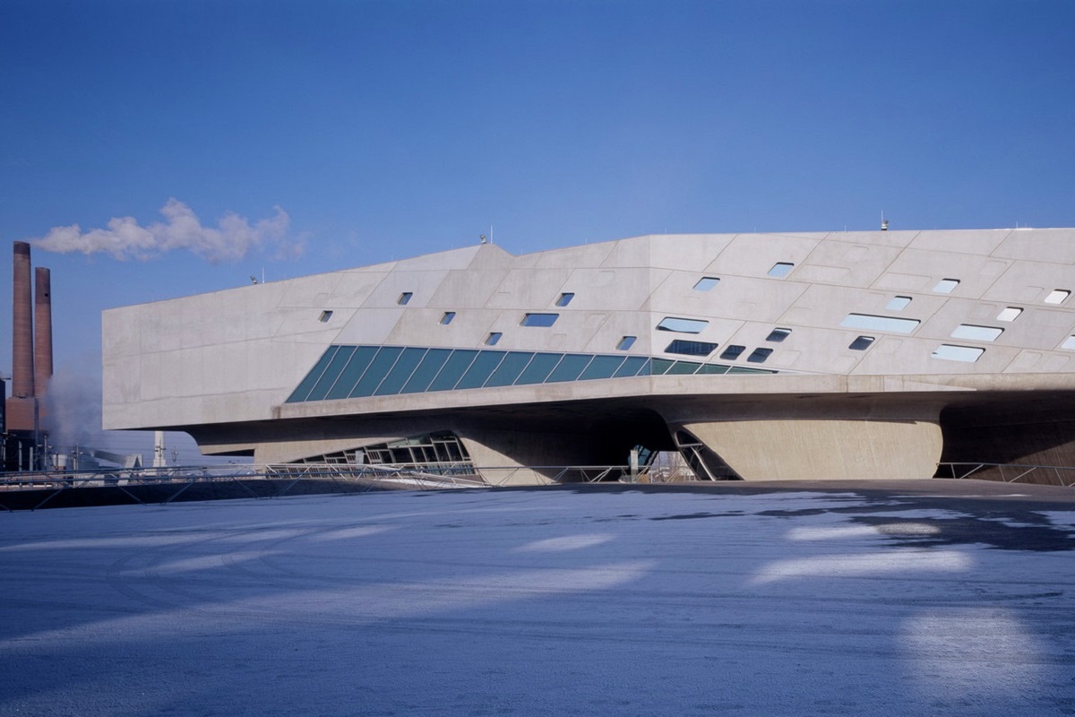 Zaha Hadid, Phaeno Science Centre Wolfsburg @Werner Huthmacher - Zaha Hadid Architects