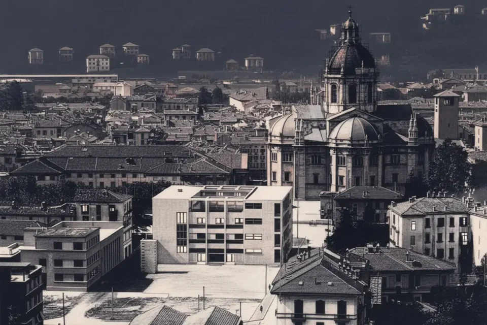 Giuseppe Terragni, entrevista, vista posterior de la casa del fascio