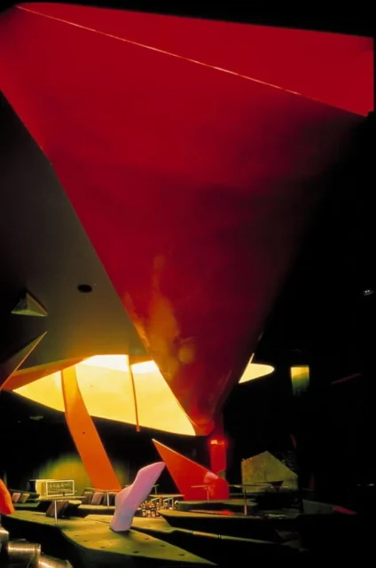 Zaha Hadid, Restaurante Moonsoon ©Paul Warchol Zaha Hadid Architects