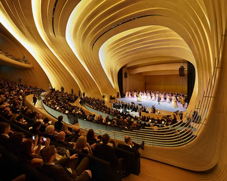 Zaha Hadid, Centro Heydar Aliyev, tecnne