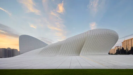 Zaha Hadid, Centro Heydar Aliyev, tecnne