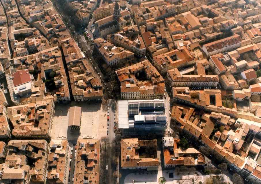 Norman Foster, Carre d'Art Nimes, tecnne